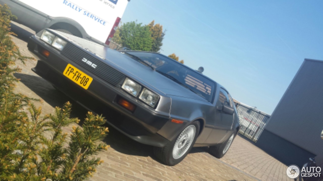 DeLorean DMC-12