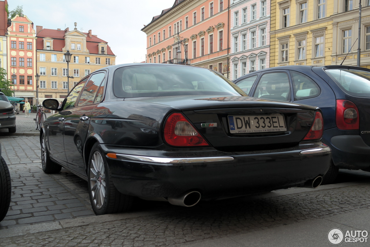 Jaguar XJR Portfolio