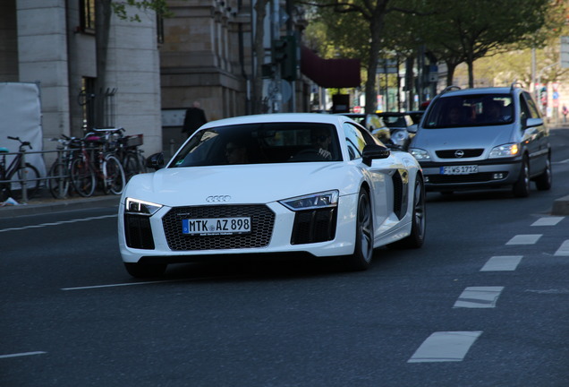 Audi R8 V10 Plus 2015