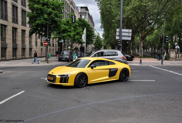 Audi R8 V10 Plus 2015