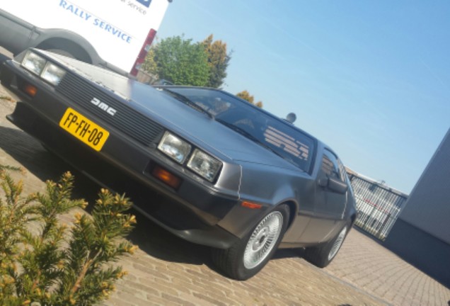 DeLorean DMC-12