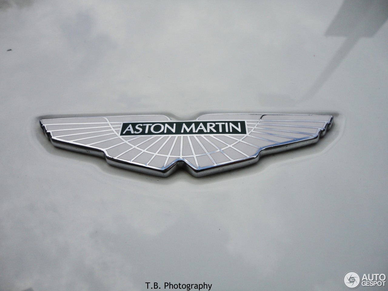 Aston Martin DB9