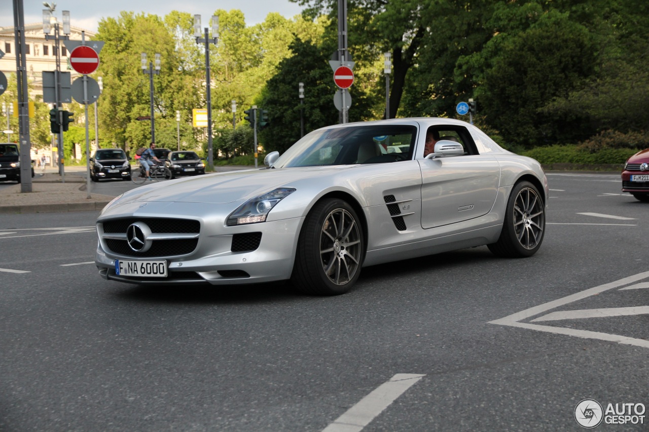 Mercedes-Benz SLS AMG