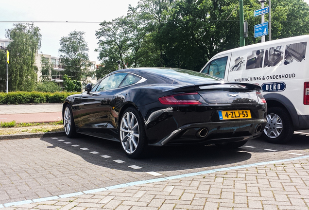 Aston Martin Vanquish 2013