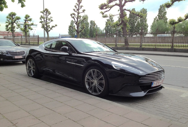 Aston Martin Vanquish 2013