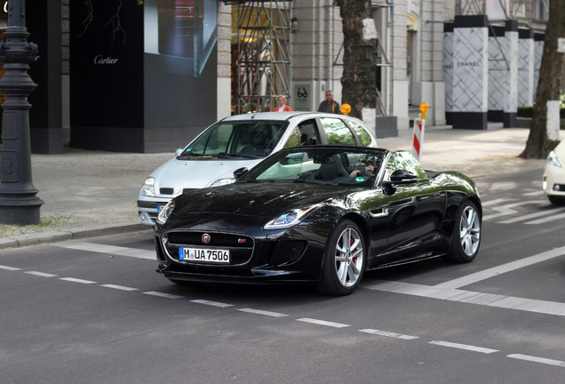 Jaguar F-TYPE S AWD Convertible