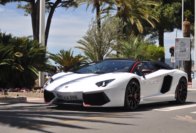 Lamborghini Aventador LP700-4 Roadster Pirelli Edition