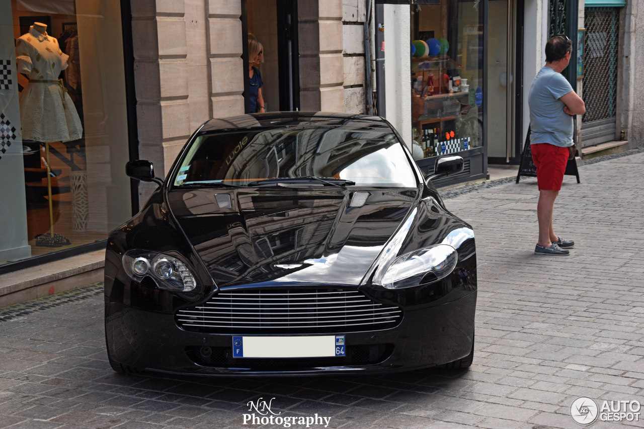 Aston Martin V8 Vantage