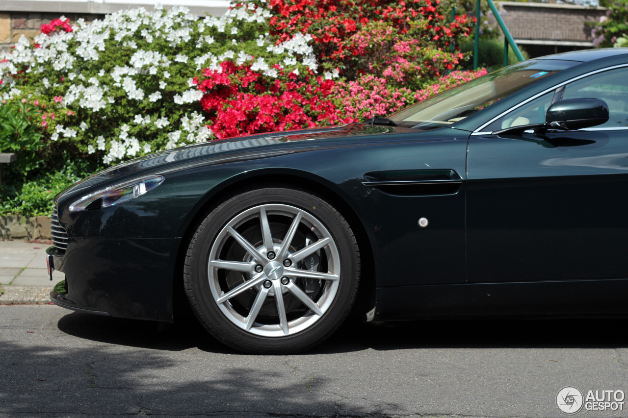 Aston Martin V8 Vantage