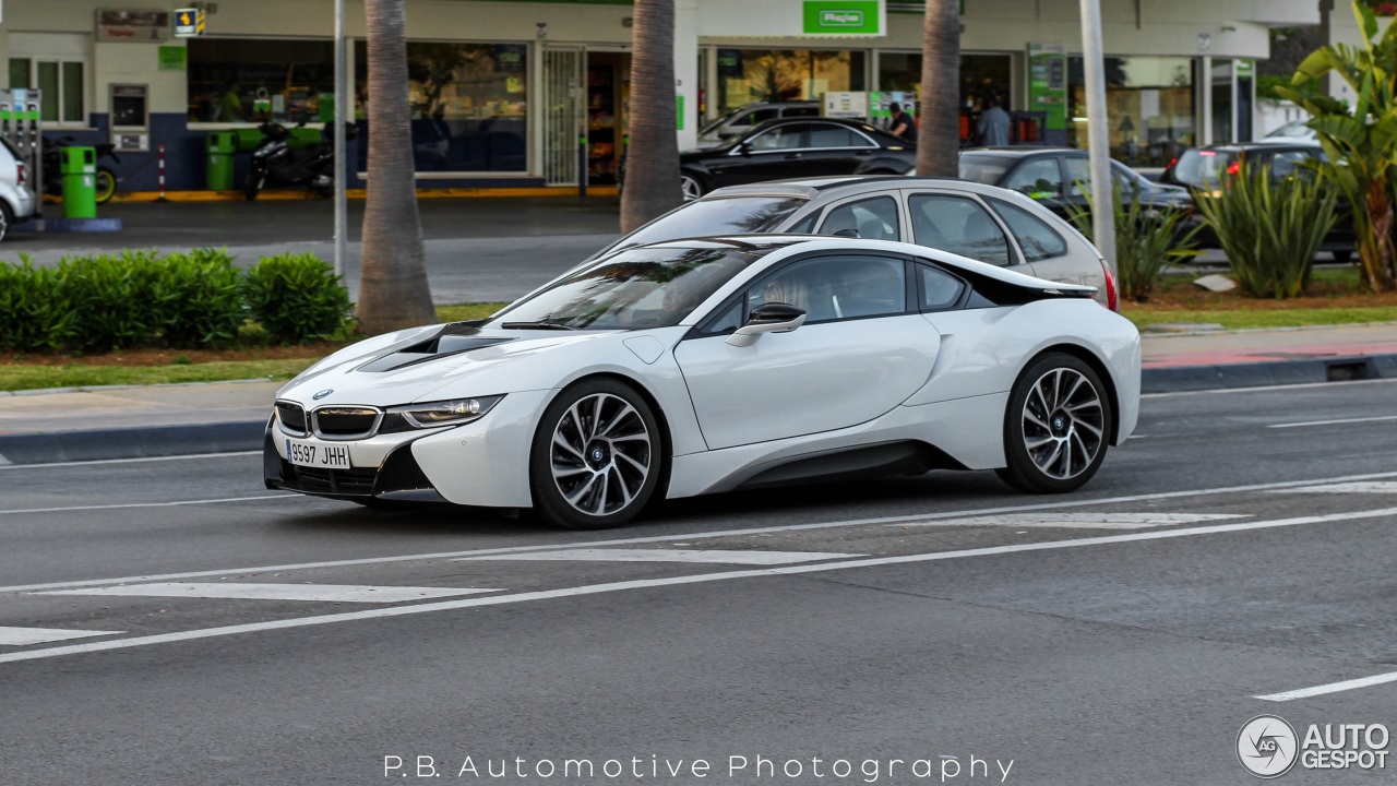 BMW i8