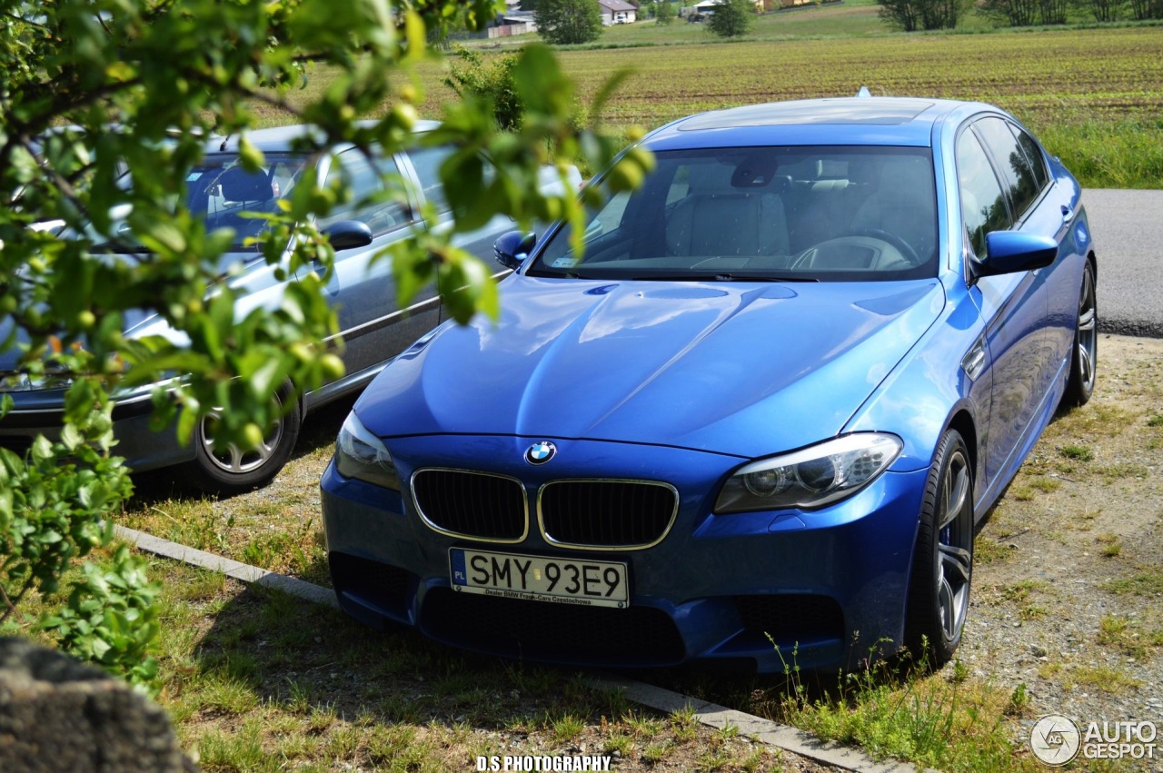 BMW M5 F10 2011