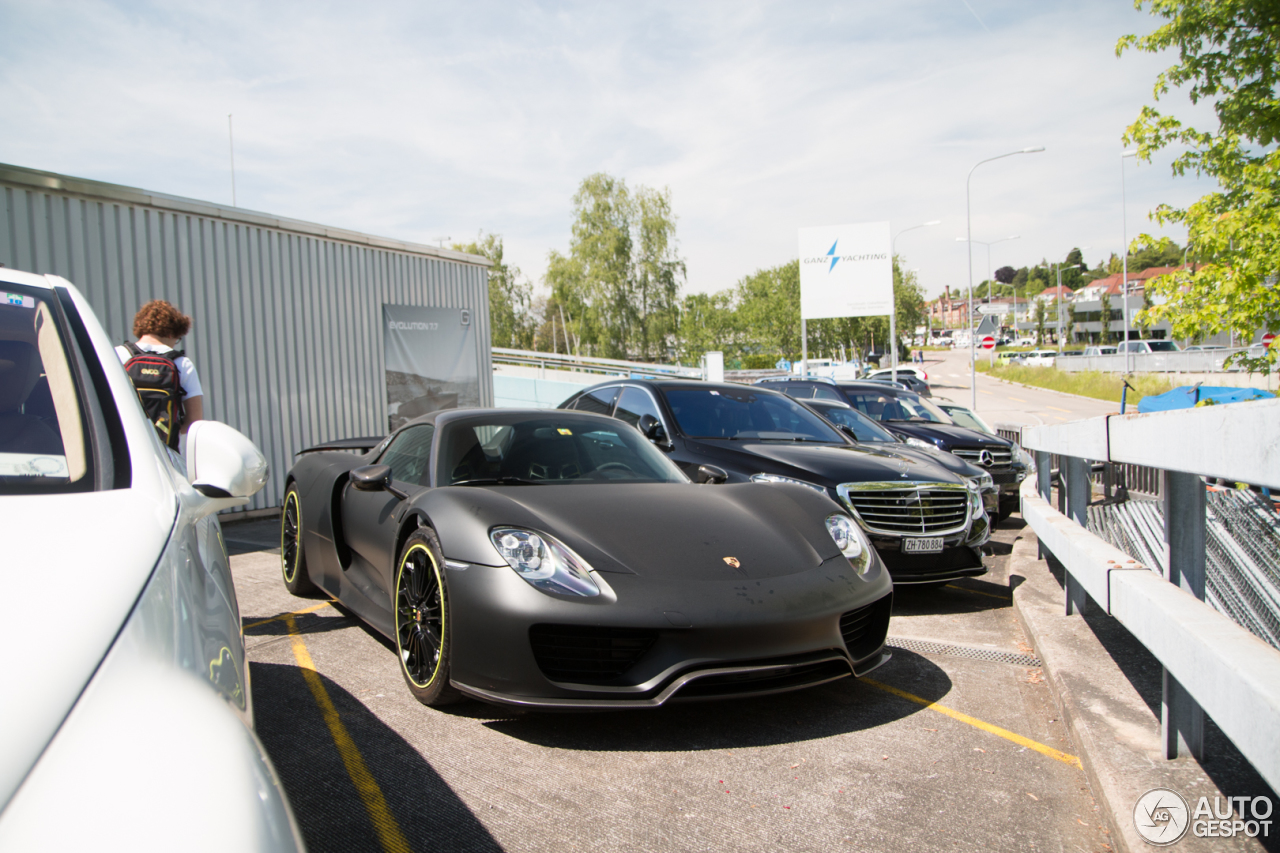 Porsche 918 Spyder Weissach Package