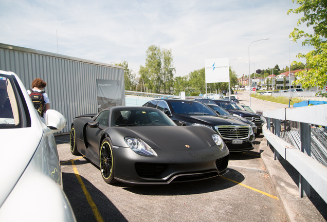 Porsche 918 Spyder Weissach Package