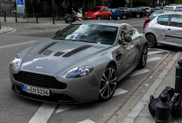 Aston Martin V12 Vantage