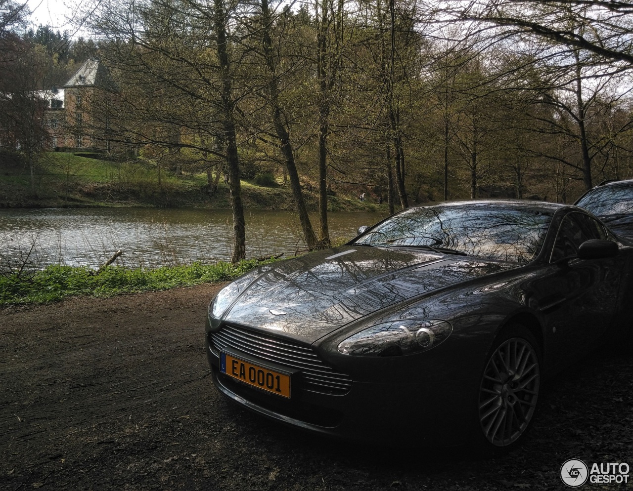 Aston Martin V8 Vantage