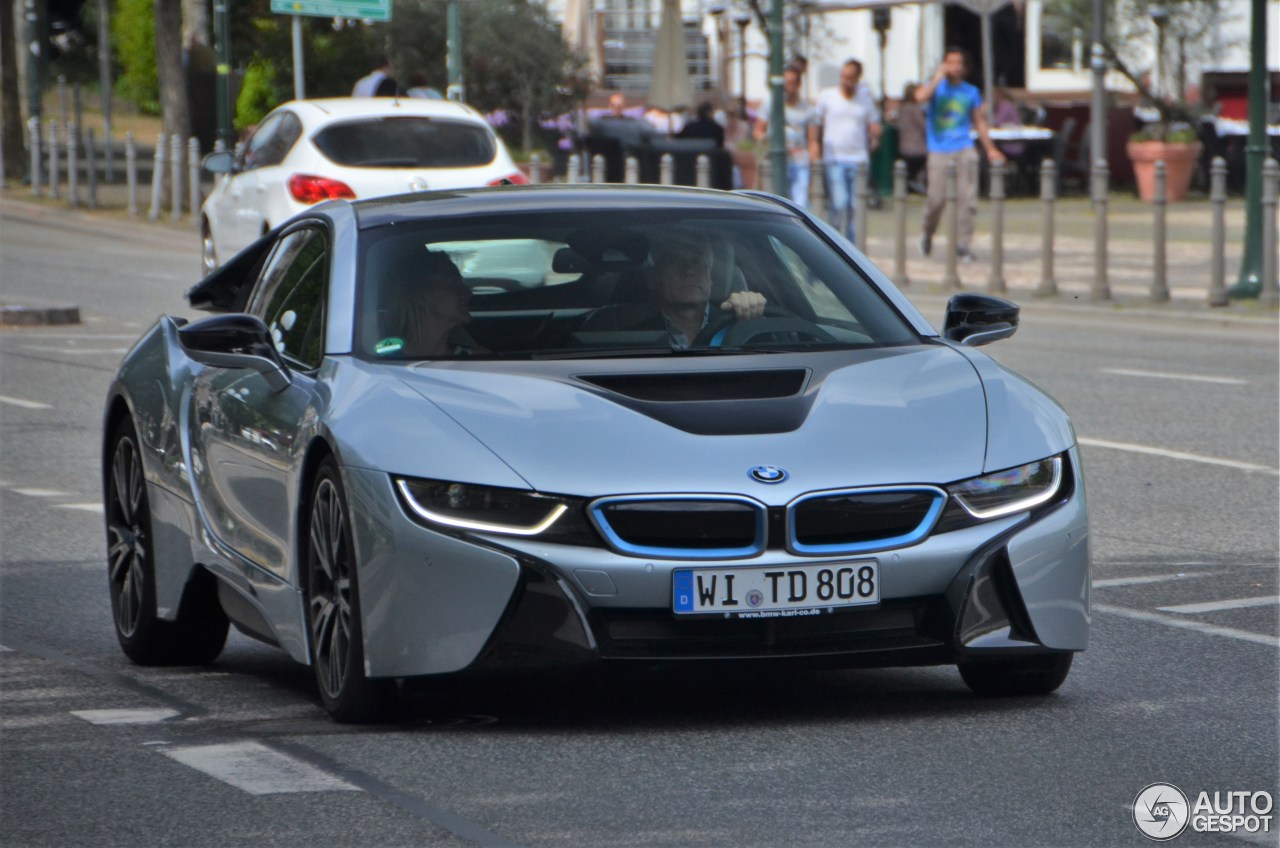 BMW i8