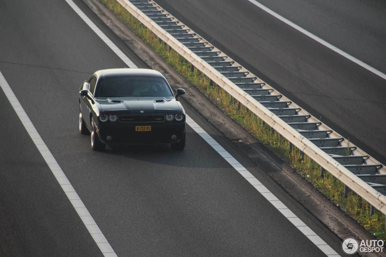 Dodge Challenger SRT-8