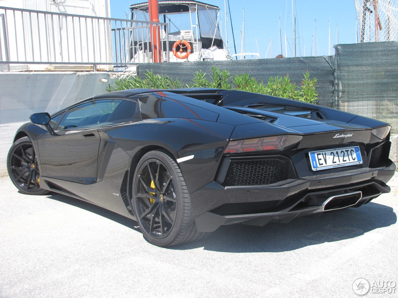 Lamborghini Aventador LP700-4 Roadster