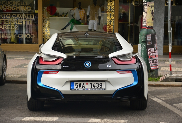 BMW i8