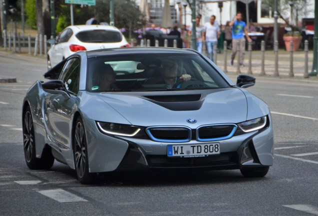 BMW i8