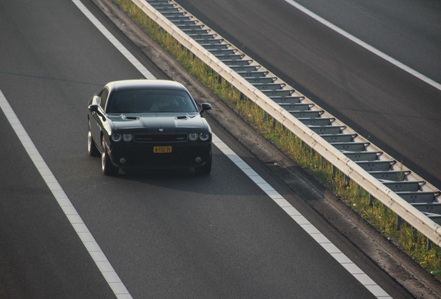 Dodge Challenger SRT-8