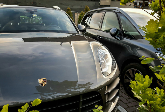 Porsche 95B Macan Turbo