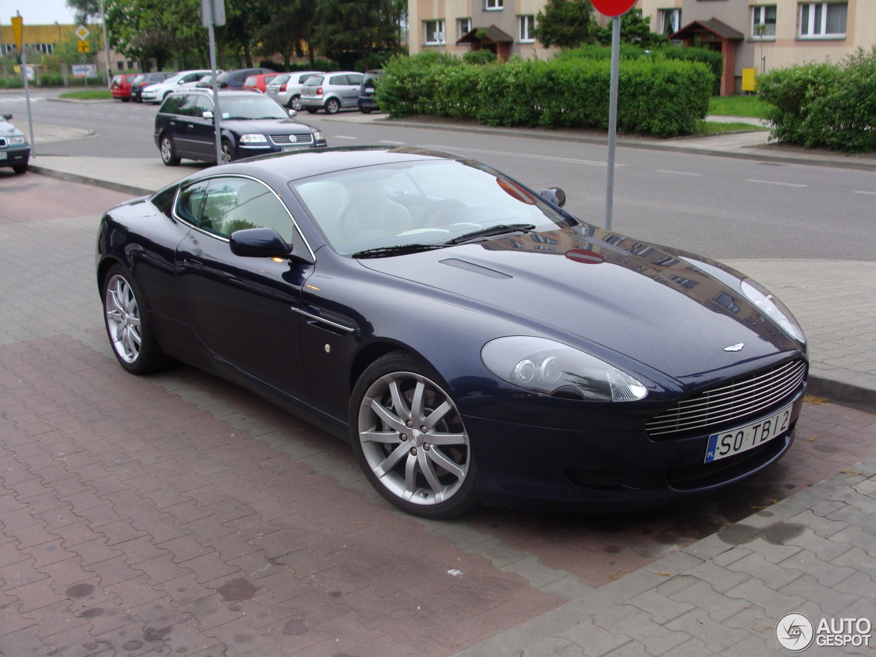 Aston Martin DB9