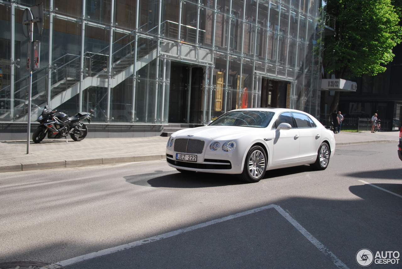 Bentley Flying Spur V8