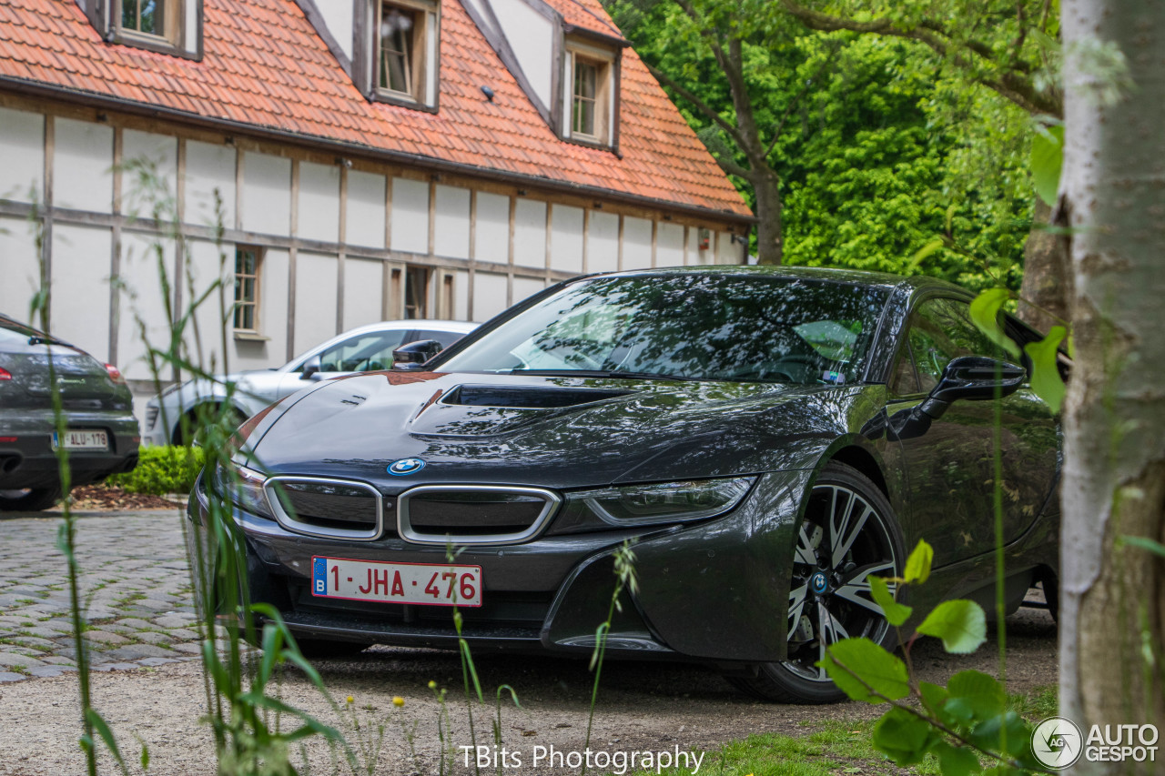 BMW i8