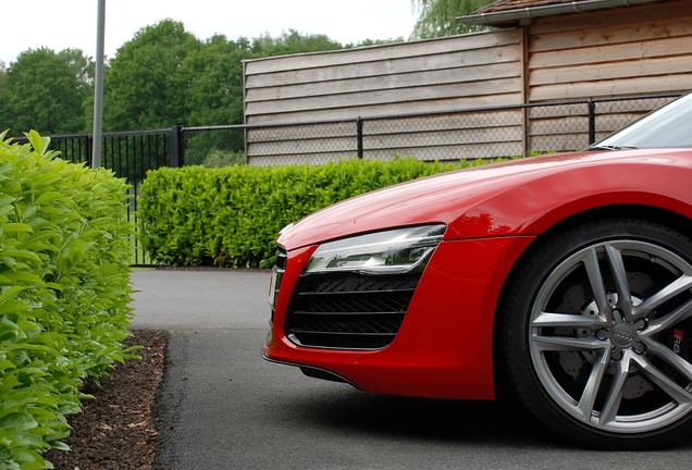 Audi R8 V8 Spyder 2013