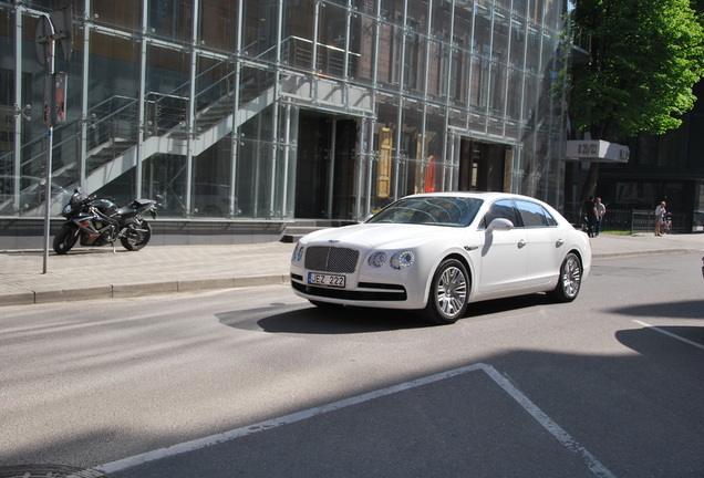 Bentley Flying Spur V8