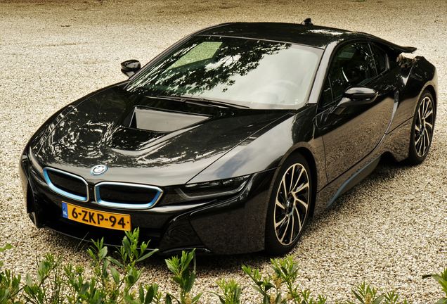 BMW i8