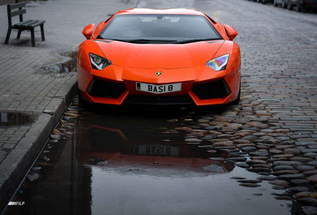 Lamborghini Aventador LP700-4