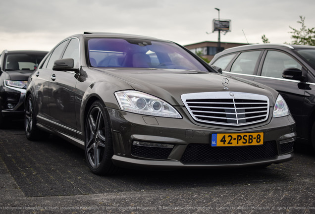 Mercedes-Benz S 63 AMG W221 2011