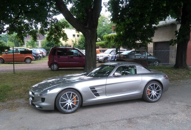 Mercedes-Benz SLS AMG