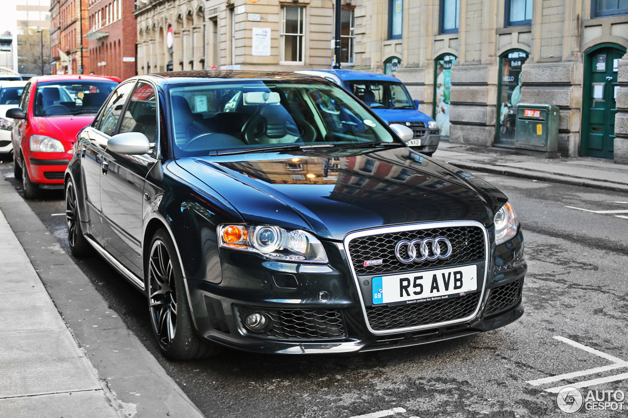 Audi RS4 Sedan