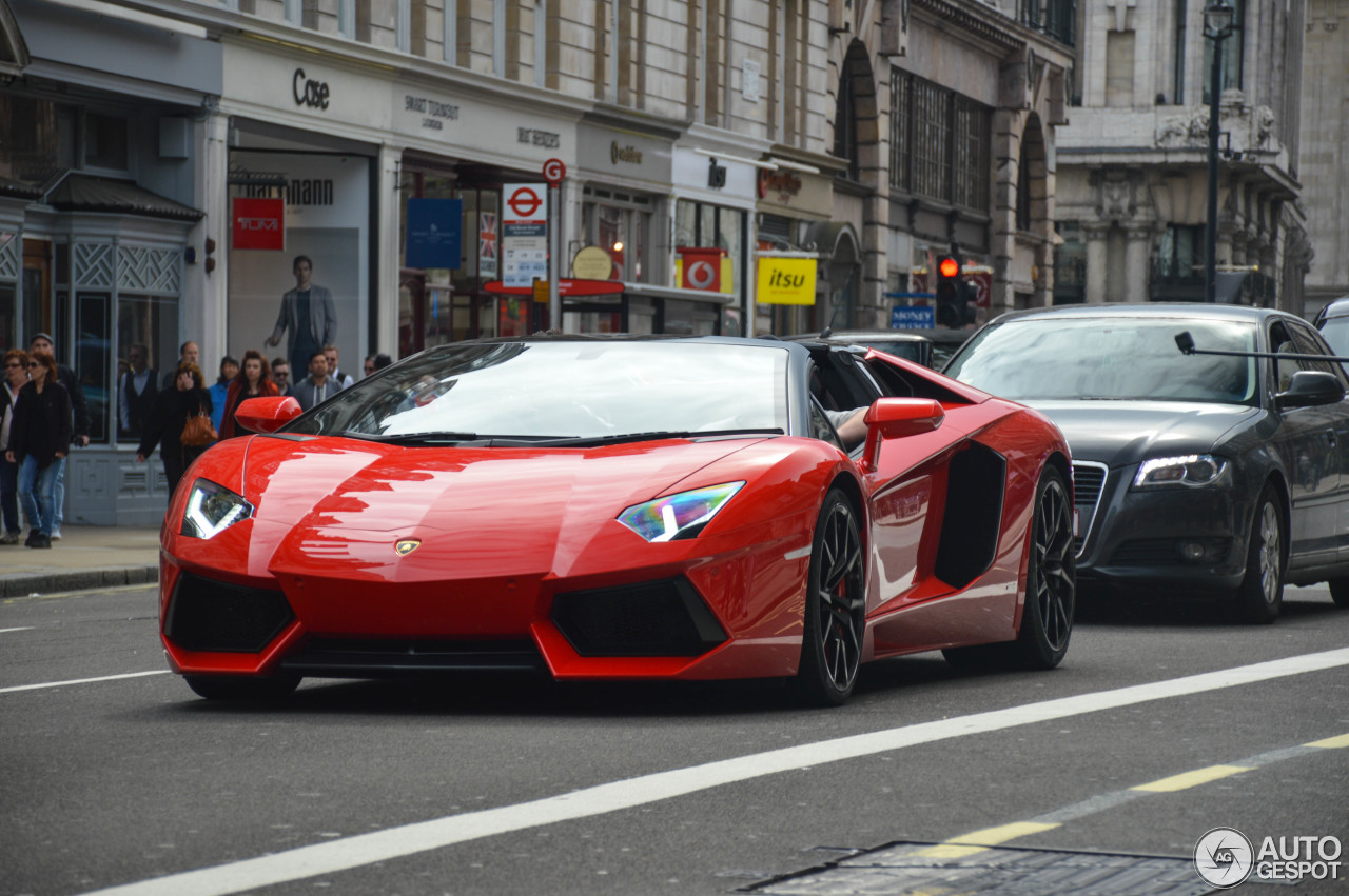 Lamborghini Aventador LP700-4 Roadster