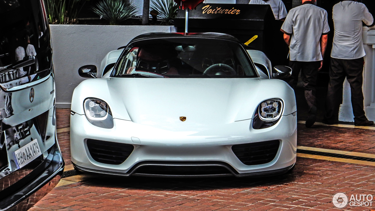 Porsche 918 Spyder Weissach Package