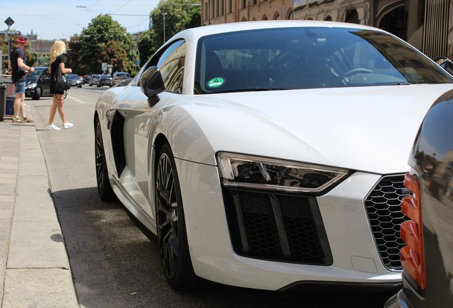 Audi R8 V10 Plus 2015