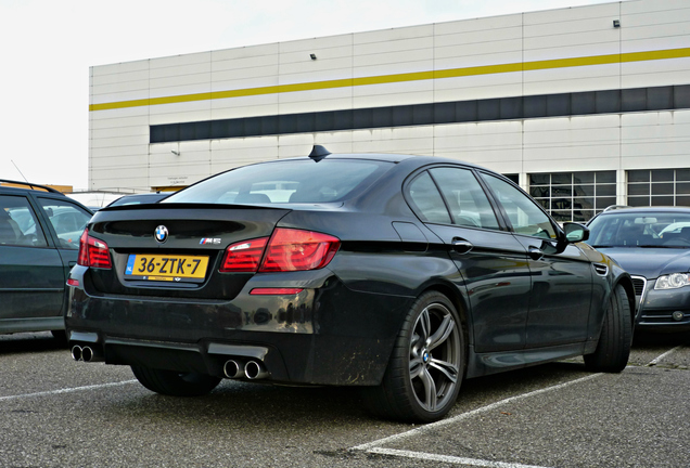 BMW M5 F10 2011