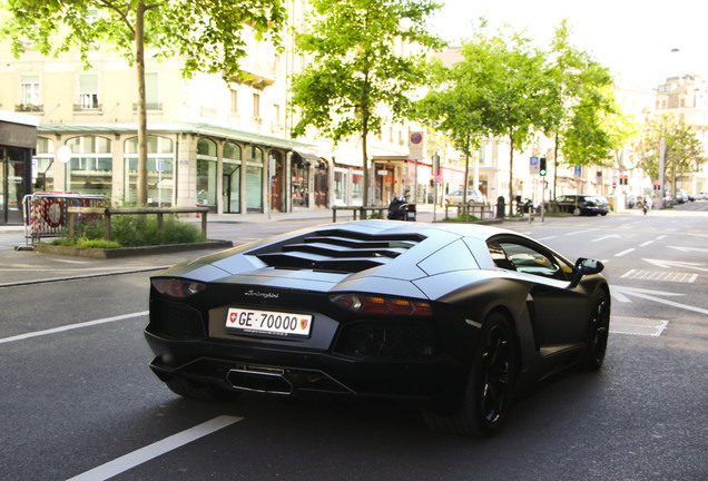 Lamborghini Aventador LP700-4