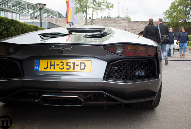 Lamborghini Aventador LP700-4 Roadster