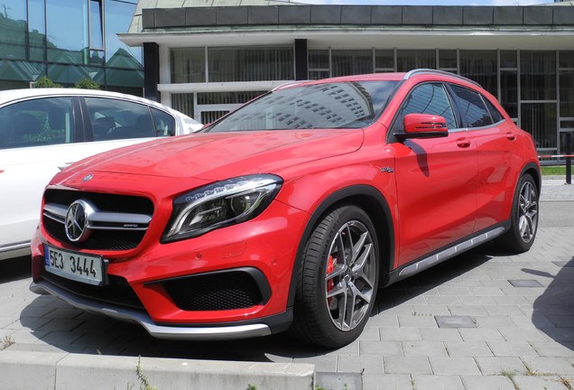 Mercedes-Benz GLA 45 AMG X156