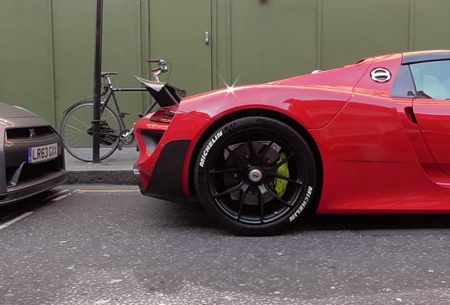 Porsche 918 Spyder Weissach Package