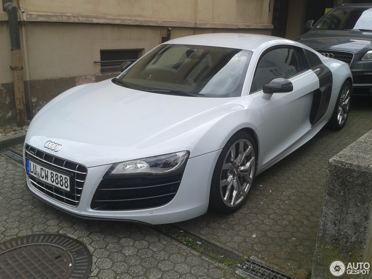 Audi R8 V10