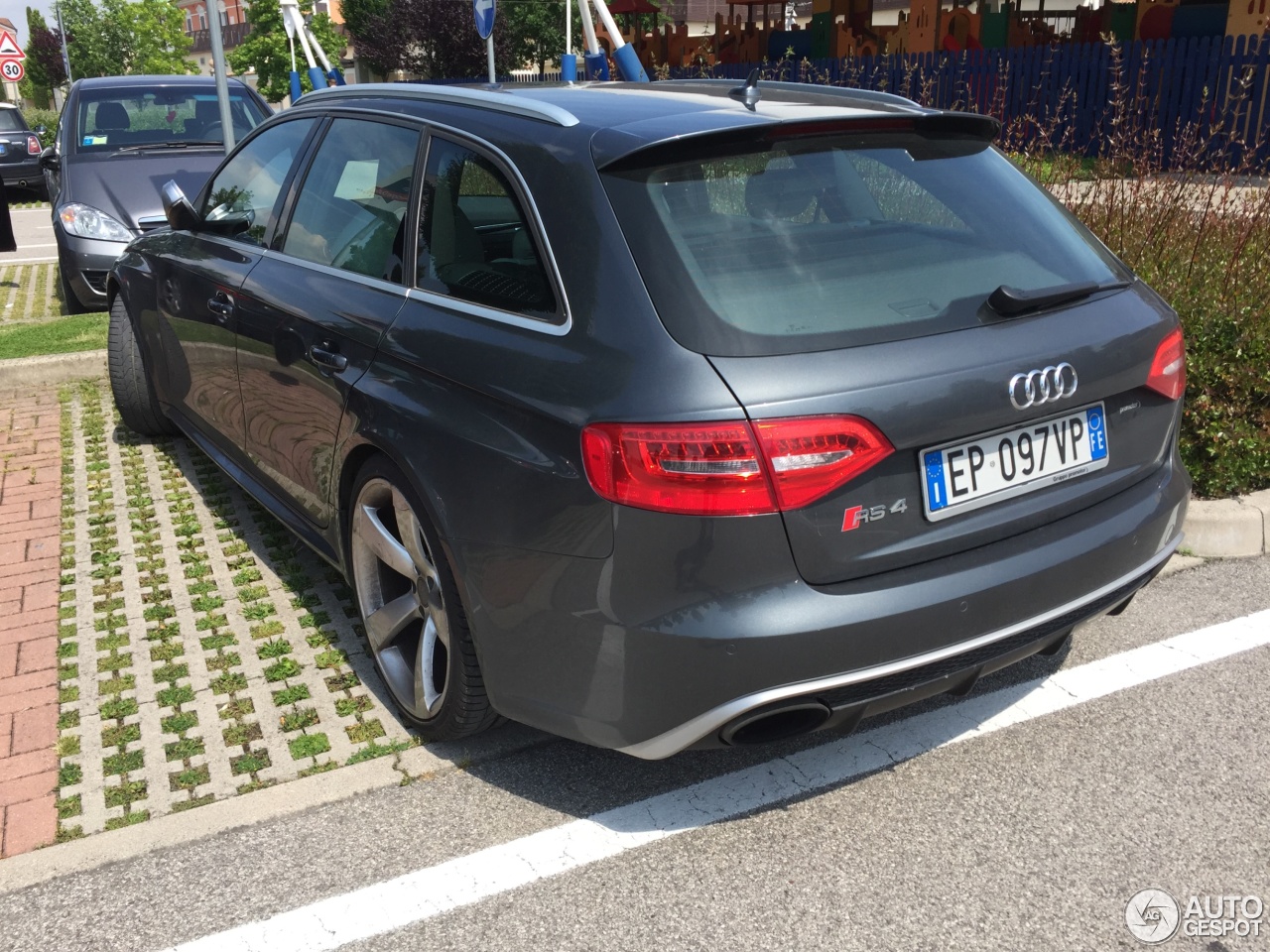 Audi RS4 Avant B8