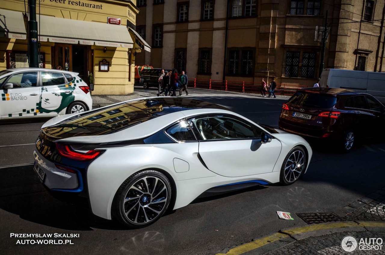 BMW i8