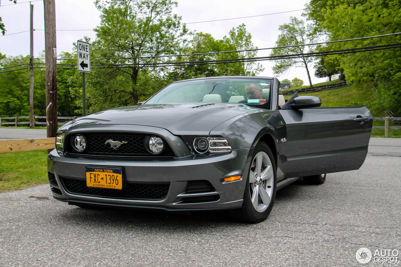 Ford Mustang GT Convertible 2013