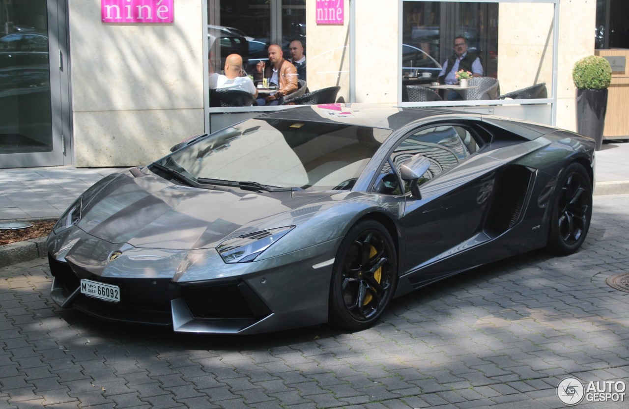 Lamborghini Aventador LP700-4