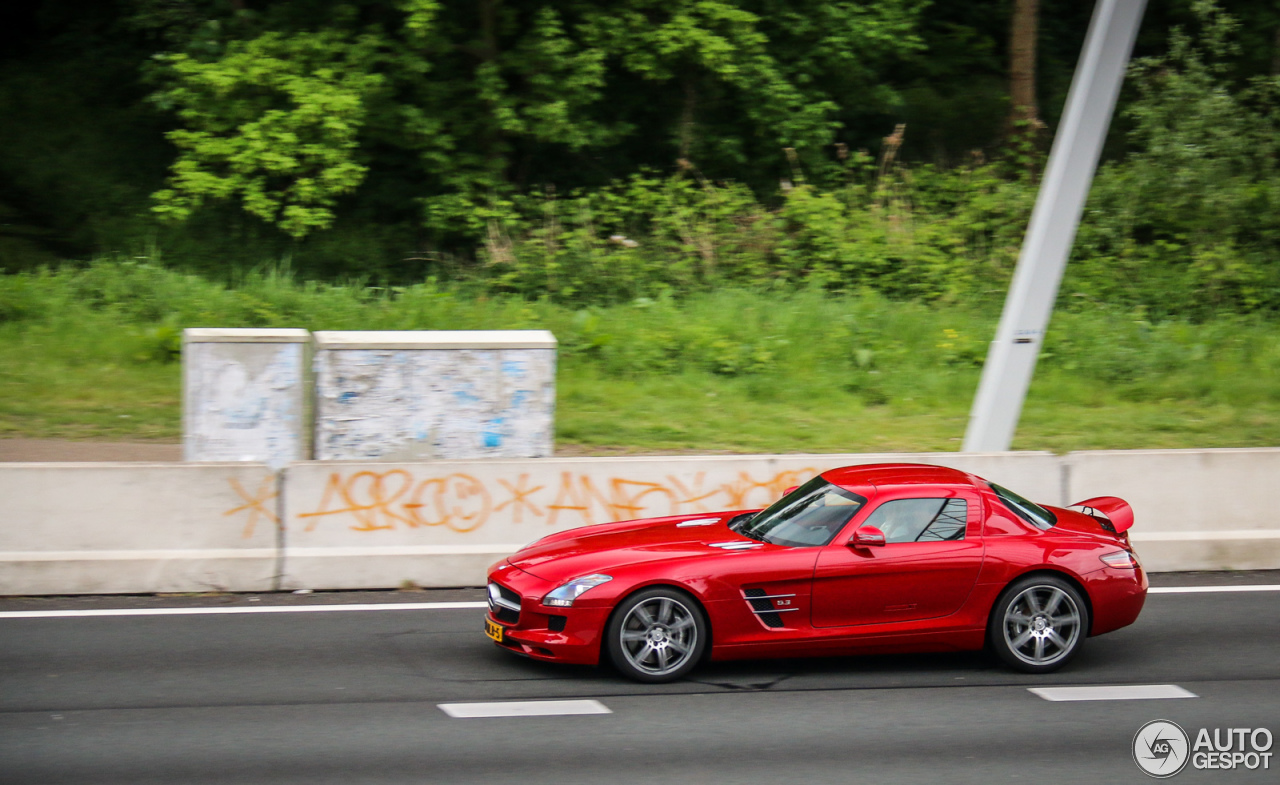 Mercedes-Benz SLS AMG